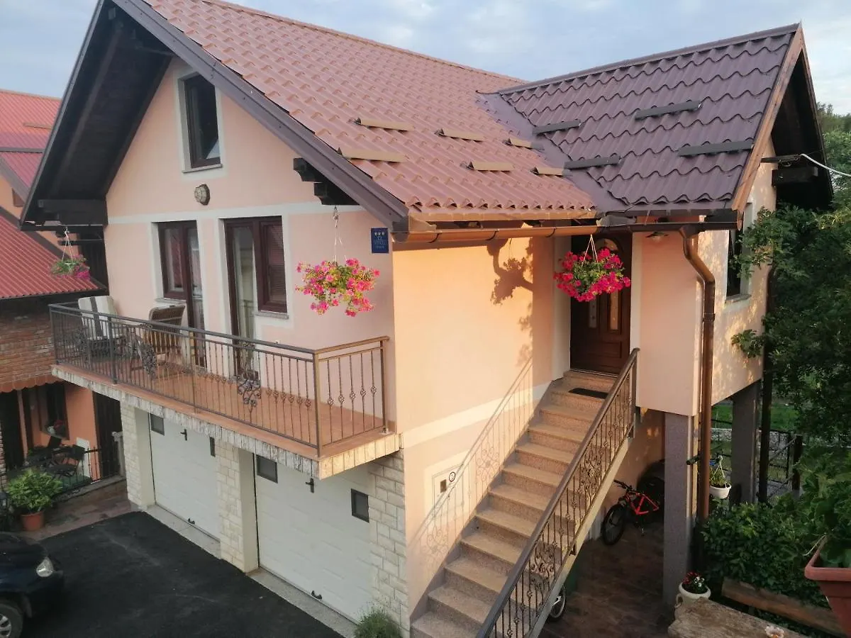 Appartement Holiday Home Lana Fužine