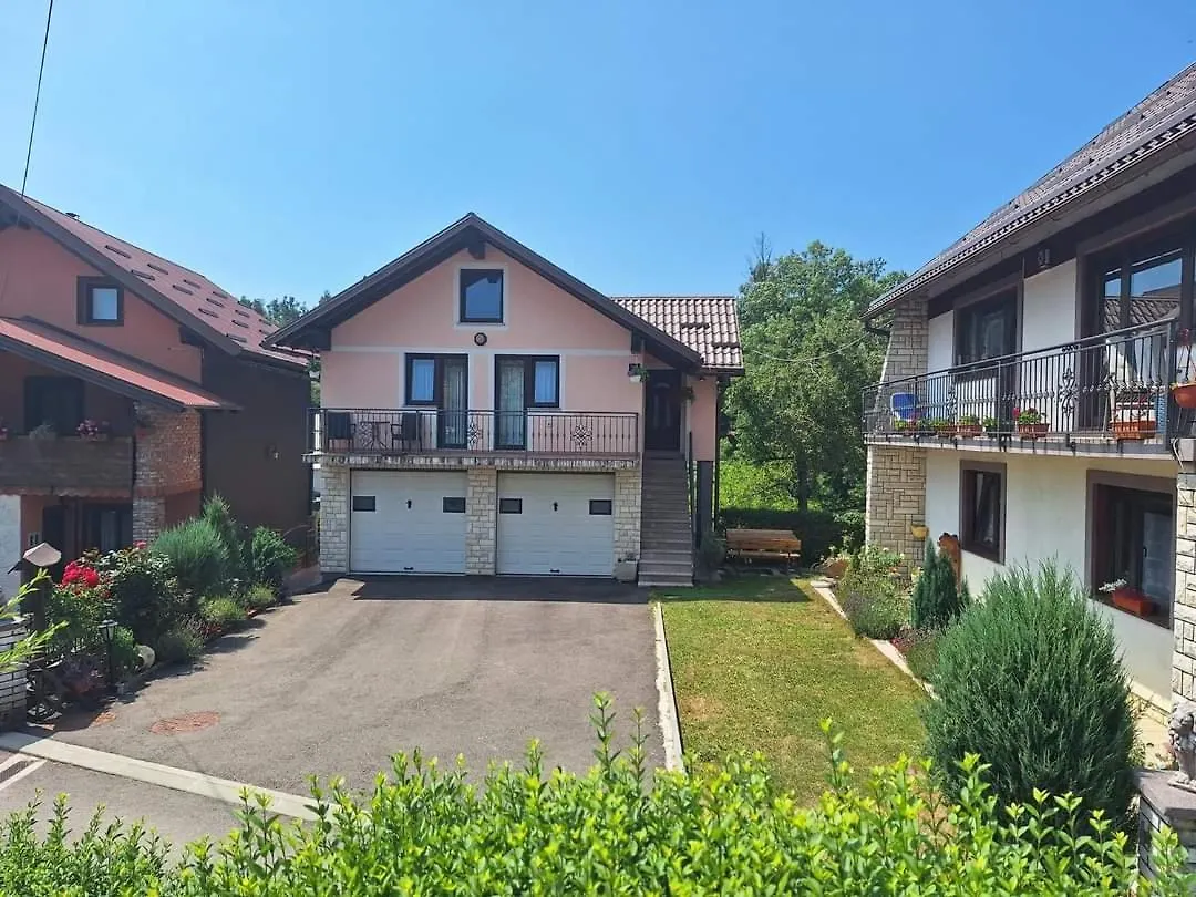 Appartement Holiday Home Lana Fužine